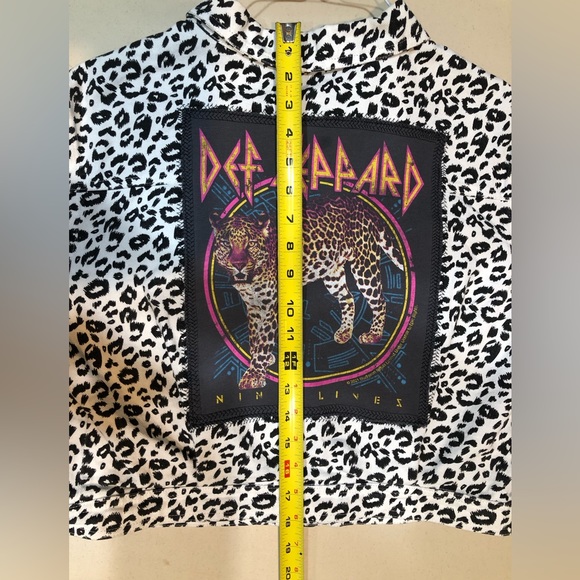 Handmade crop jean jacket DEF LEPPARD NINE LIVES leopard animal - Picture 8 of 12